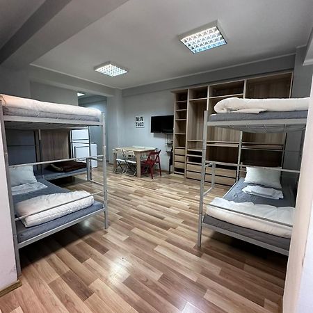 Heights Accommodation Unirii Free Parking Zone 부쿠레슈티 외부 사진