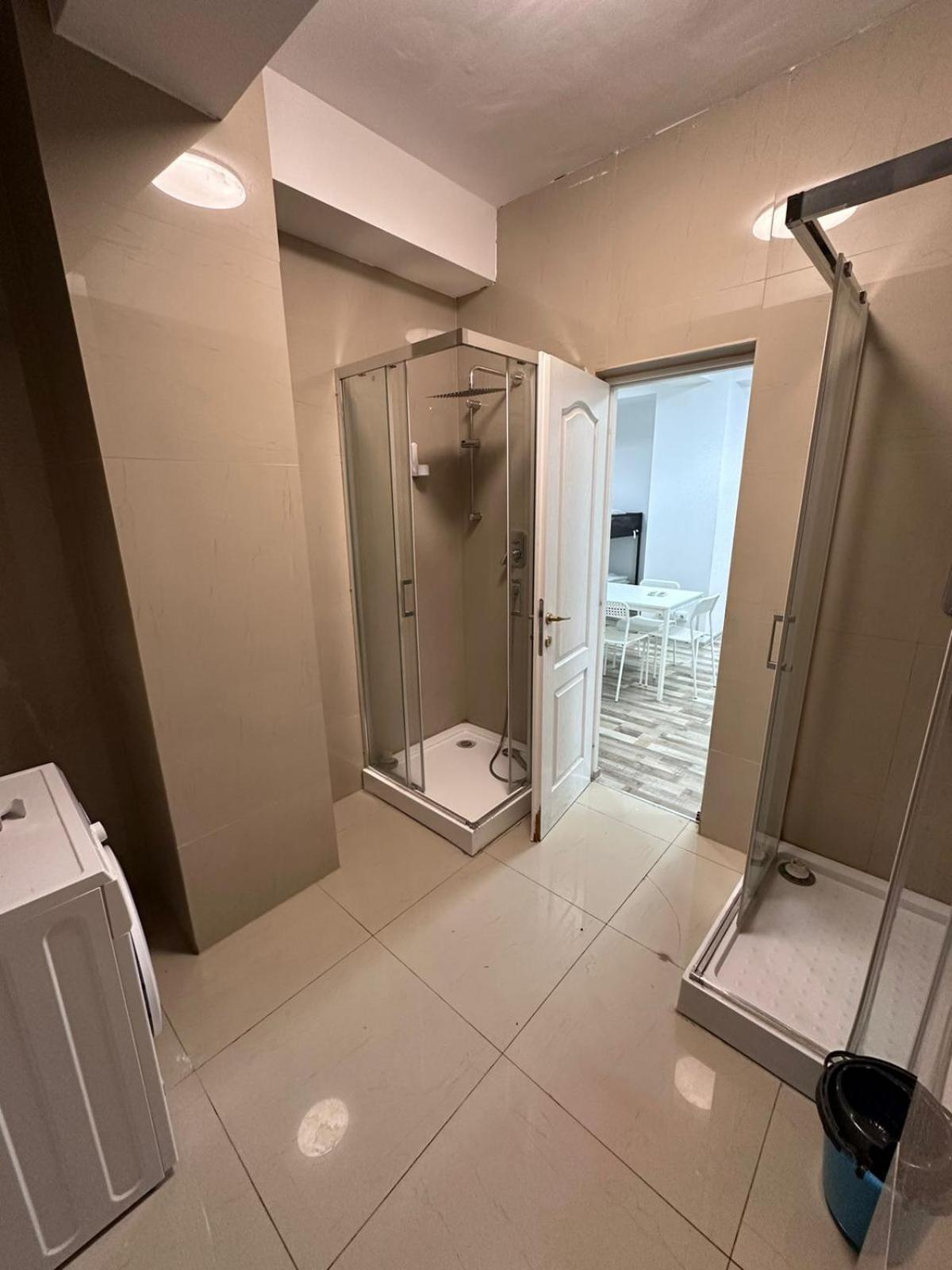 Heights Accommodation Unirii Free Parking Zone 부쿠레슈티 외부 사진
