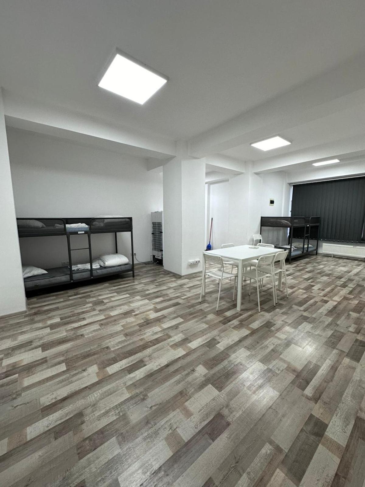 Heights Accommodation Unirii Free Parking Zone 부쿠레슈티 외부 사진