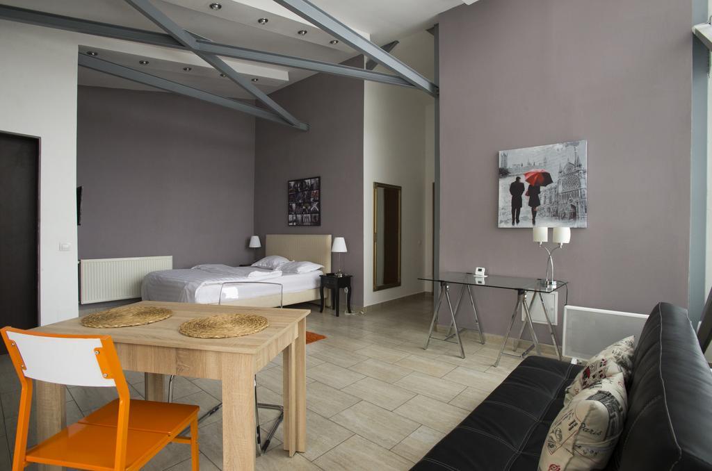 Heights Accommodation Unirii Free Parking Zone 부쿠레슈티 외부 사진
