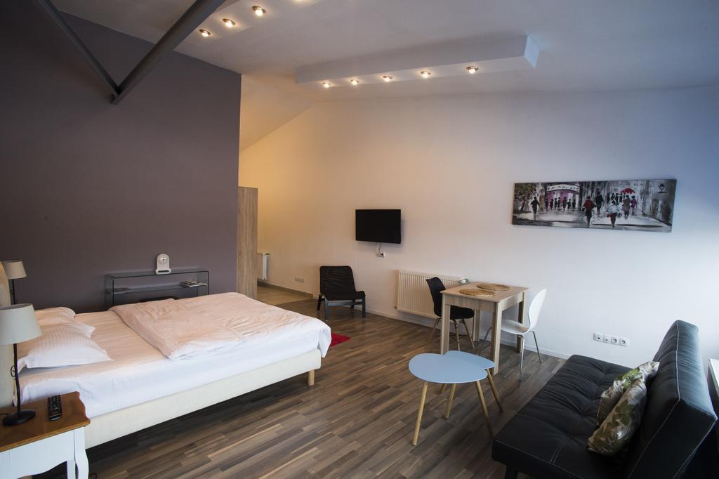 Heights Accommodation Unirii Free Parking Zone 부쿠레슈티 외부 사진